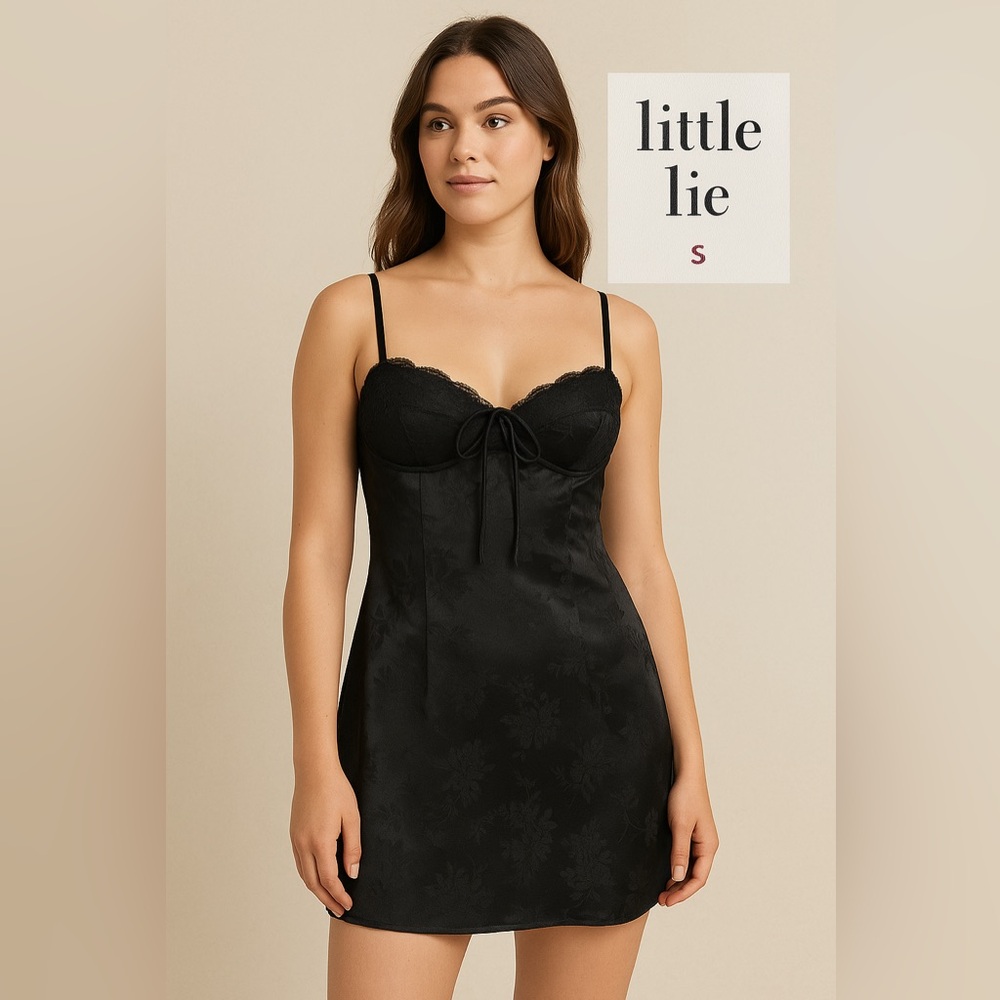 Little Lie Black Jacquard Lace Nightgown Sz S